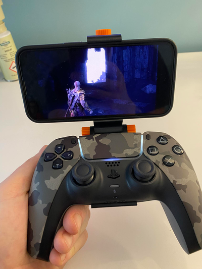 dualsense adjustable phone holder ps5 remote play by dziobasty hobby & diy electronics playstation iphone ps5controller 3d print model - Mito3D