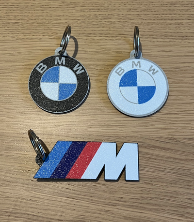 bmw clássico logotipo chaveiro m automobilismo by 3dingo passatempo faça veículos portachiavi veículo carro auto máquina acessórios accessori gadget reverter impressão reversa 3d print model - Mito3D