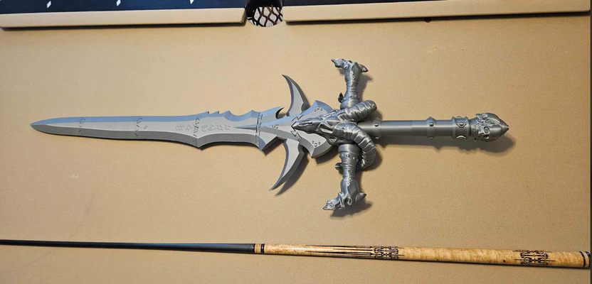 frostmourne warcraft v2 remixé by terriblement jouets jeux épée no colle 3d print model - Mito3D