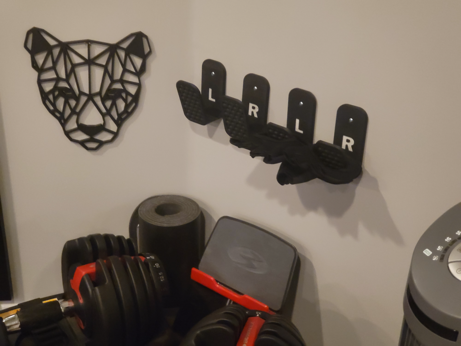 parete montato guanto appendiabiti by nweishar domestico casa modelli allenarsi esercizio fitness guanti mio conservazione nel mezzo montare organizzatore organizzazione 3D print model - Mito3D