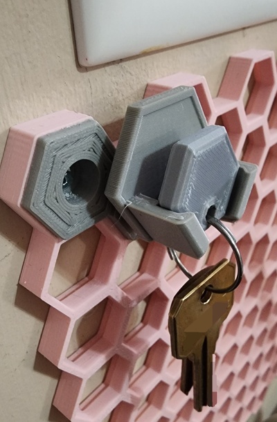 hsw modern key hanger remixed by forsaken candy tools organizers mount wallmount honeycomb keychain organization honeycombstoragewall 3d print model - Mito3D