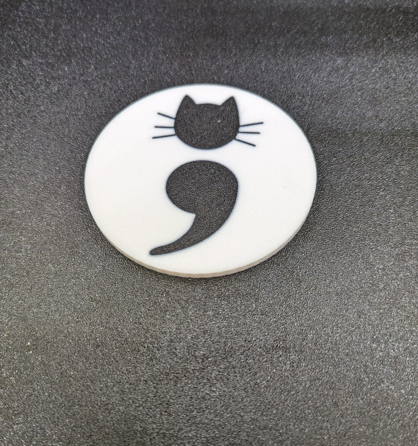 semi colon kedi bardak altlığı by t147caddy sanat modeller 3D print model - Mito3D