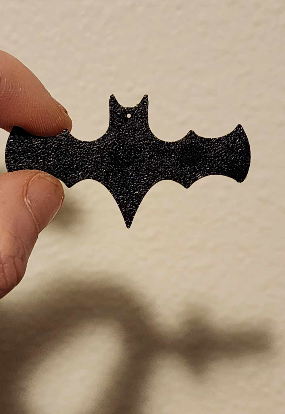 batman brincos by ouijabruxa moda joalheria logotipo brinco chaveiro batmanforever bastão homem sombrio cavaleiro dc histórias quadrinhos quadrinho universo bruce wayne bruce 3D print model - Mito3D