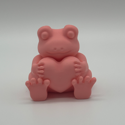 valentines frog by layrgoods art sculptures love heart cute figurine 3d print model - Mito3D