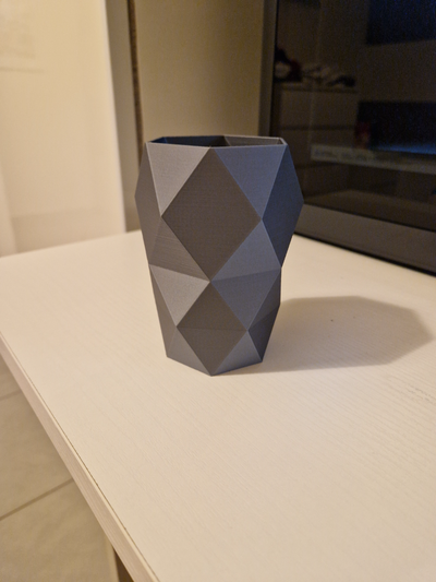 vaso poli by blang domestico arredamento portapenne lowpoly 3d print model - Mito3D