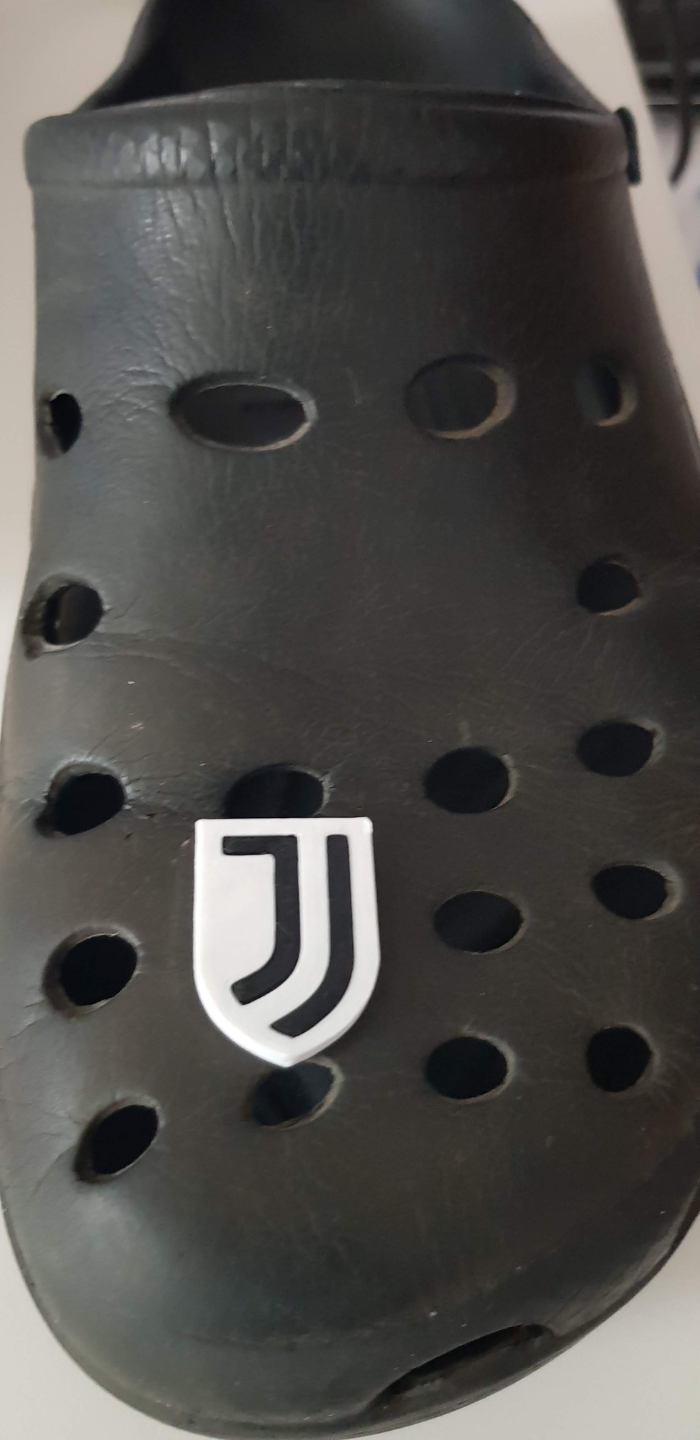 juventus logo crocs charm by luke3d fashion footwear croccharm crocscharm croc sport jibbitz button juve fc jibbit schule soccer calcio serie a 3D print model - Mito3D