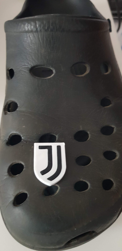 juventus logo crocs fascino by luke3d moda calzature coccodrillo croccharm croc sport jibbitz pulsante juve fc jibbit scuola calcio serie 3d print model - Mito3D