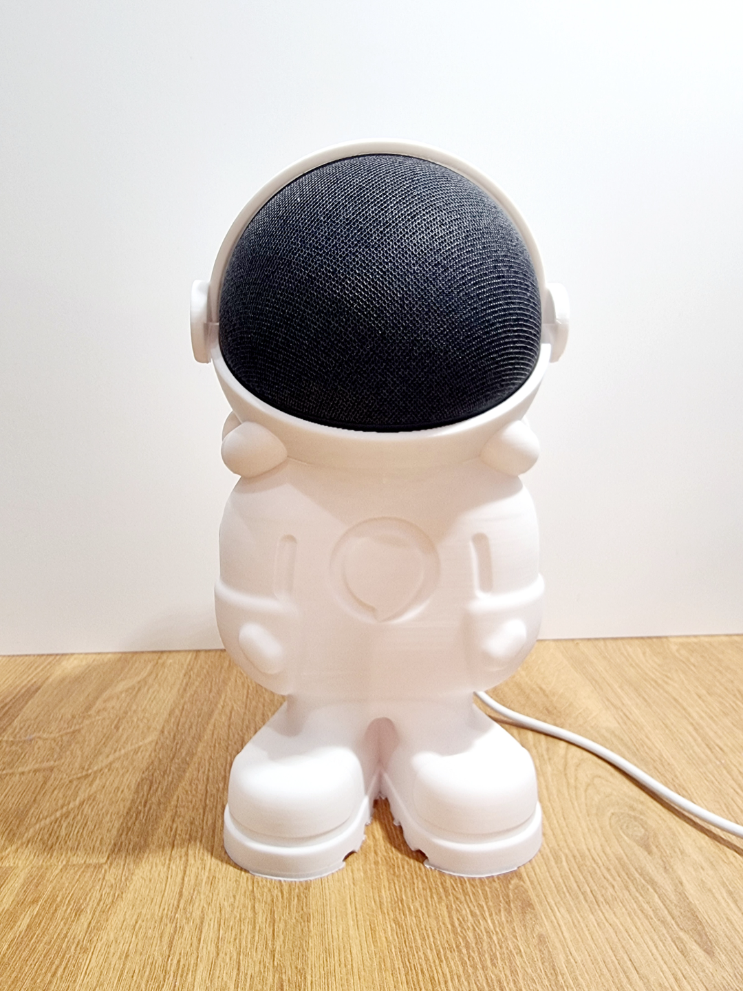 amazon echo dot alexa dock remixed by m owize hobby & diy music support audio 5 news headphone stand helmet astonaut astronaute connected speaker google home space galaxy 3D print model - Mito3D