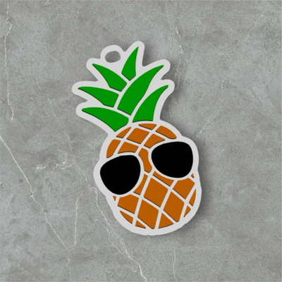 freddo ananas portachiavi by kevvv 3d moda modelli simpatico facile colore stampa multi arancia giallo verde bianca spiaggia tropicale chiave sacchetto etichetta clip catena collezionabile occhiali sole vibrazioni 3d print model - Mito3D