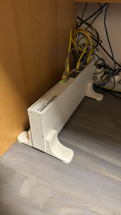 1u feet switch by teffenator tools router server rack 3d print model - Mito3D