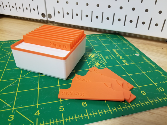 brouillon angle jauger blocs + grillefinity titulaire soutien by lee 337 outils mesure dépouille bloquer espace rangement organisateur organiser organisation boutique outil pente incliner jauge 3d print model - Mito3D