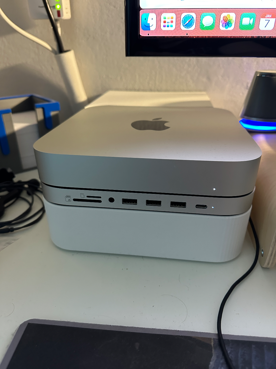 mac mini estante soporte 50mm by lluvia baviera casa oficina manzana 3D print model - Mito3D