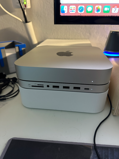 mac mini estante soporte 50mm by lluvia baviera casa oficina manzana 3d print model - Mito3D