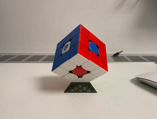 rubik würfel halter unterstützung by mikeproch spielzeuge spiele zauberwürfelhalter rubiks zauberwürfel stand 3d print model - Mito3D