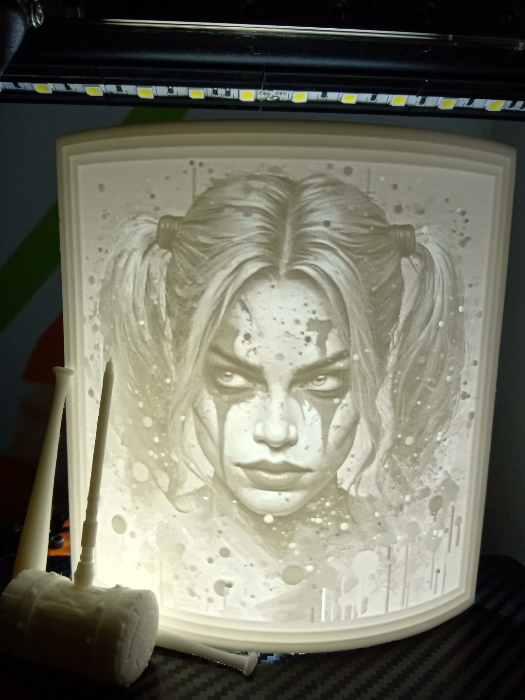 harley quinn litofania by morfaber78 arte 2d arredamento ornamento meraviglia i fumetti litofano modello burlone luce facile stampa 3D print model - Mito3D