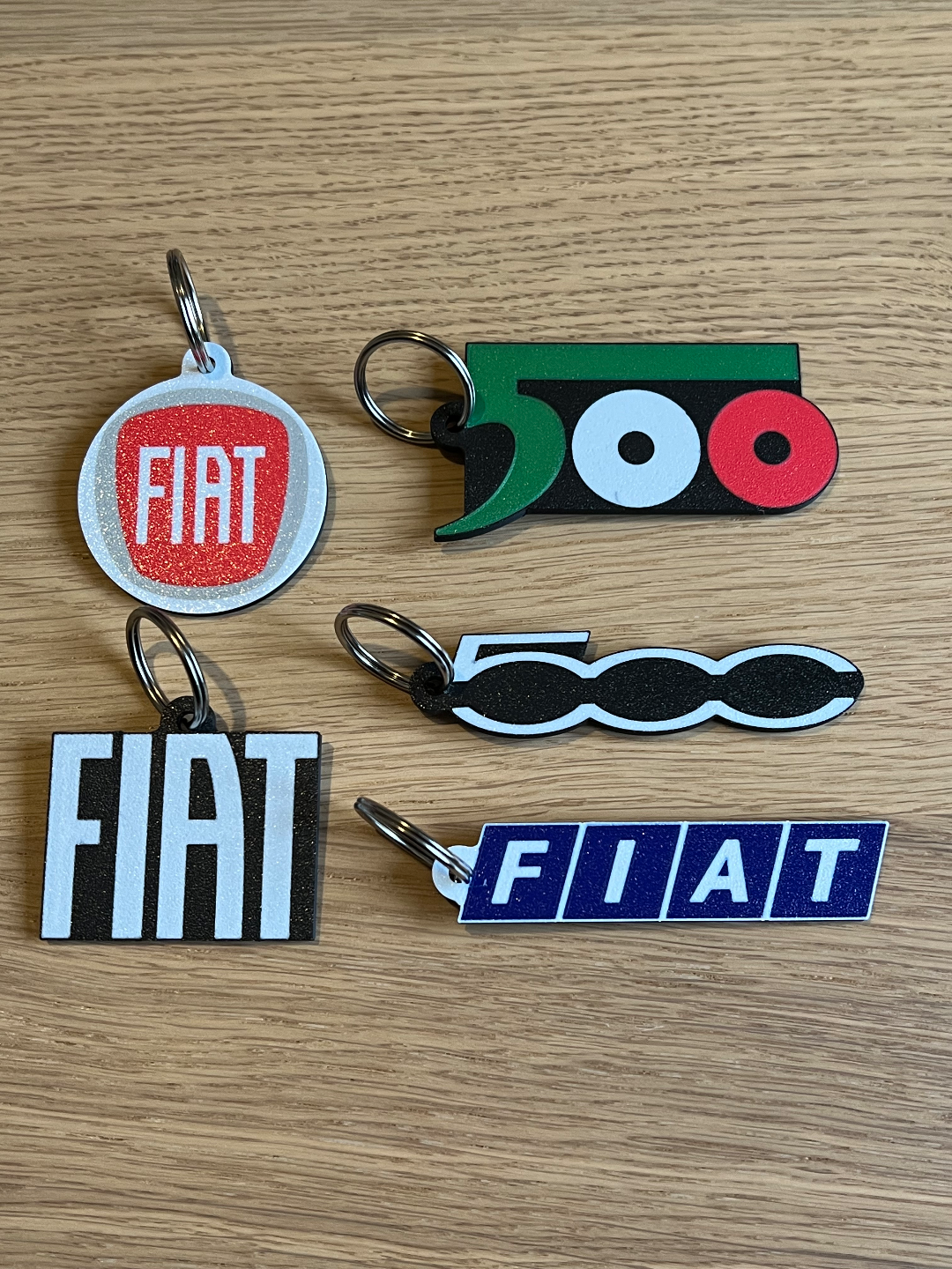 fiat klassisch 1968 logo 500 jahrgang schlüsselbund portachiavi logos vari by 3dingo hobby diy fahrzeuge auto maschine wagen fahrzeug accessori zubehör gadget schlüsselring umkehren drucken umkehrdruck schlüsselhalter 3D print model - Mito3D