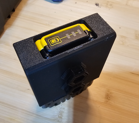 dewalt or noir decker 2ah batterie support hsw rayon miel espace rangement mur by jblaisdell outils organisateurs cas gaine manche chéri peigne hcw 20v 18v 3d print model - Mito3D