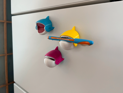 shark magnet by wuguigui household office fridge fridgemagnet magnetic magneticholder refrigerator refrigeratormagnet 3d print model - Mito3D