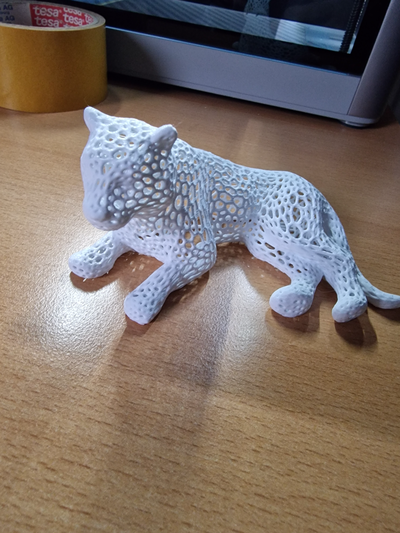 voronoi lying tiger remixed by mkersjes art models animal 3d print model - Mito3D