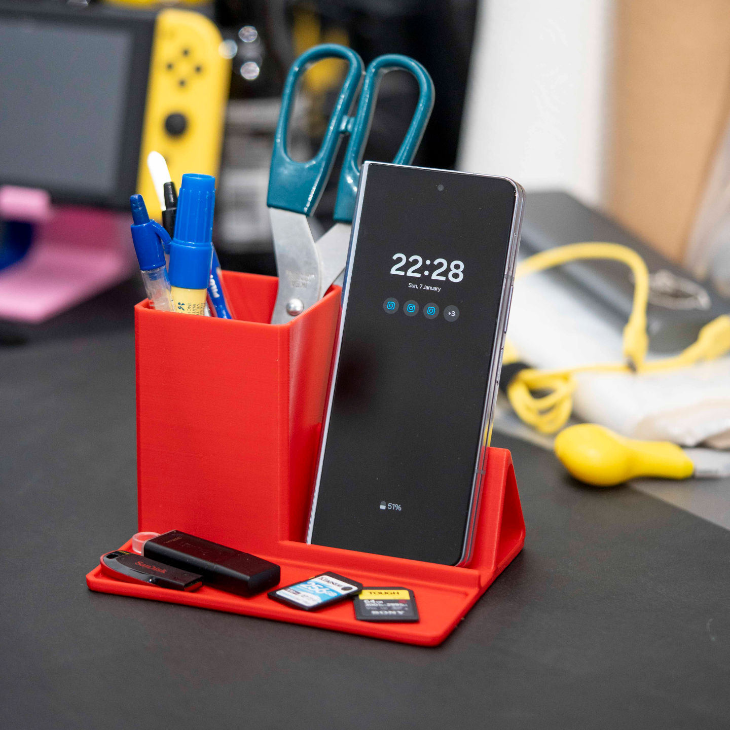 desk organizer phone stand by leoax19980 household office 3D print model - Mito3D