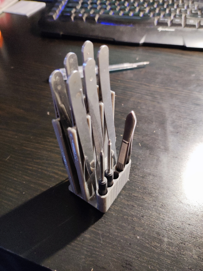 gridfinity 6 tweezers 5 screw drivers 1x1 remixed by erwinberlin hobby & diy electronics screwdriver holder 3d print model - Mito3D