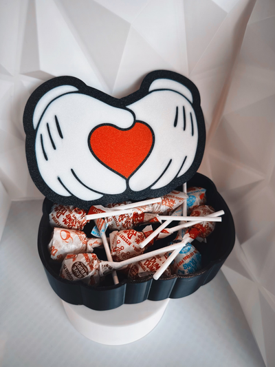 san valentino giorno regalo scatola cuore mani by tuo piacimentoprints arte segni loghi caramella ciotola pacco scatole disney disneyland topolino amore arredamento carta secchio 3d print model - Mito3D