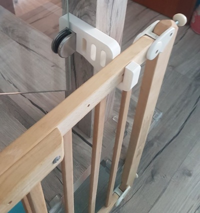 bébé clôture escaliers titulaire soutien by frikarte3d ménage maison modèles barrière sécurité cintre sécurise croquis escalier 3d print model - Mito3D