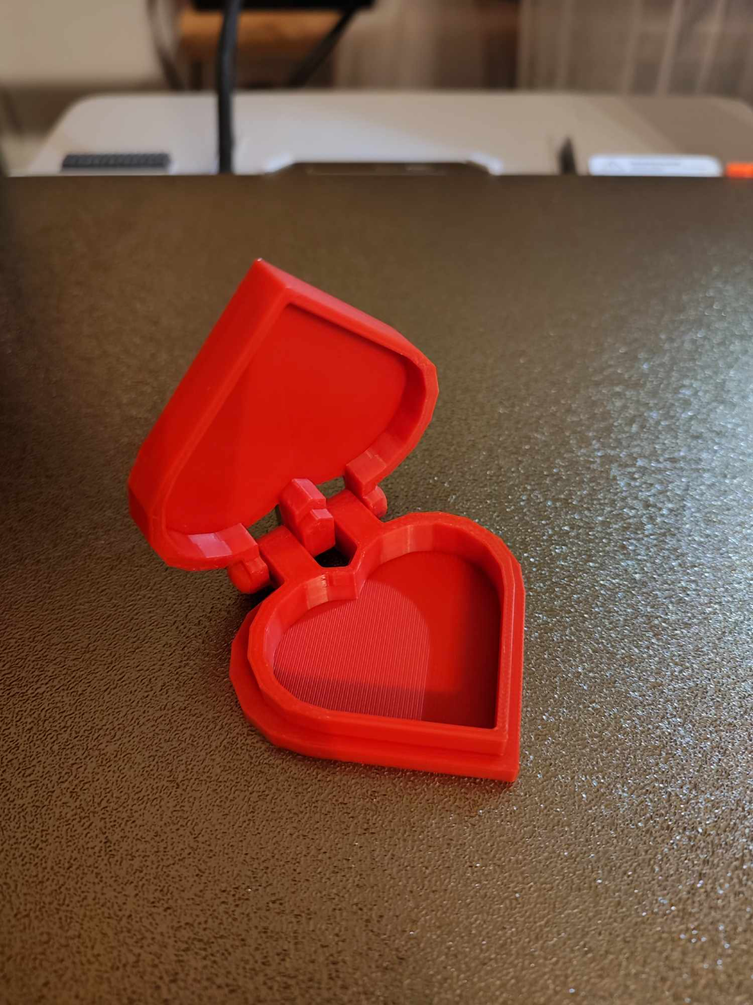 hinged heart container by impacterdiy 3d printer accessories love red valentiensday valentines 3D print model - Mito3D