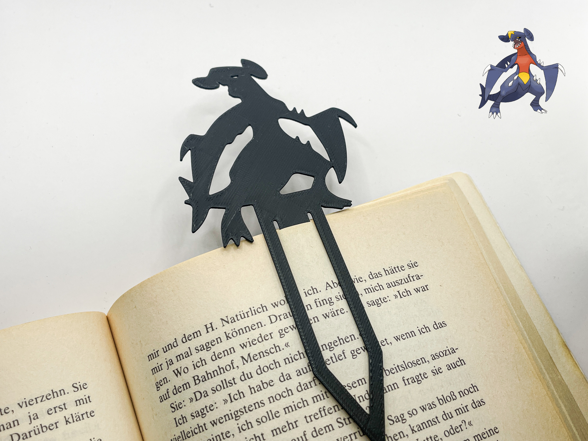 garchomp marca páginas pokémon by miseravelmente arte 2d livro dragão sudolendário chinês chinês nintendo 3D print model - Mito3D