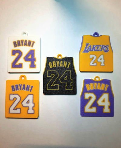 kobe bryant anahtarlık by luke leek 98 sanat işaretler logolar lakers nba sepet basketbol amerika birleşik devletleri bambulab x1c ams efsane la lalakerler sarı mor beyaz siyah blackmamba 3d print model - Mito3D