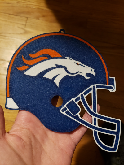 broncos capacete by getppinted3d passatempo faça esporte ar livre denver futebol nfl esportes engrenagem ventilador admirador arte 3mf ams 3 cores cavalo equipe janela decoração escritório novidade chaveiro 3d print model - Mito3D