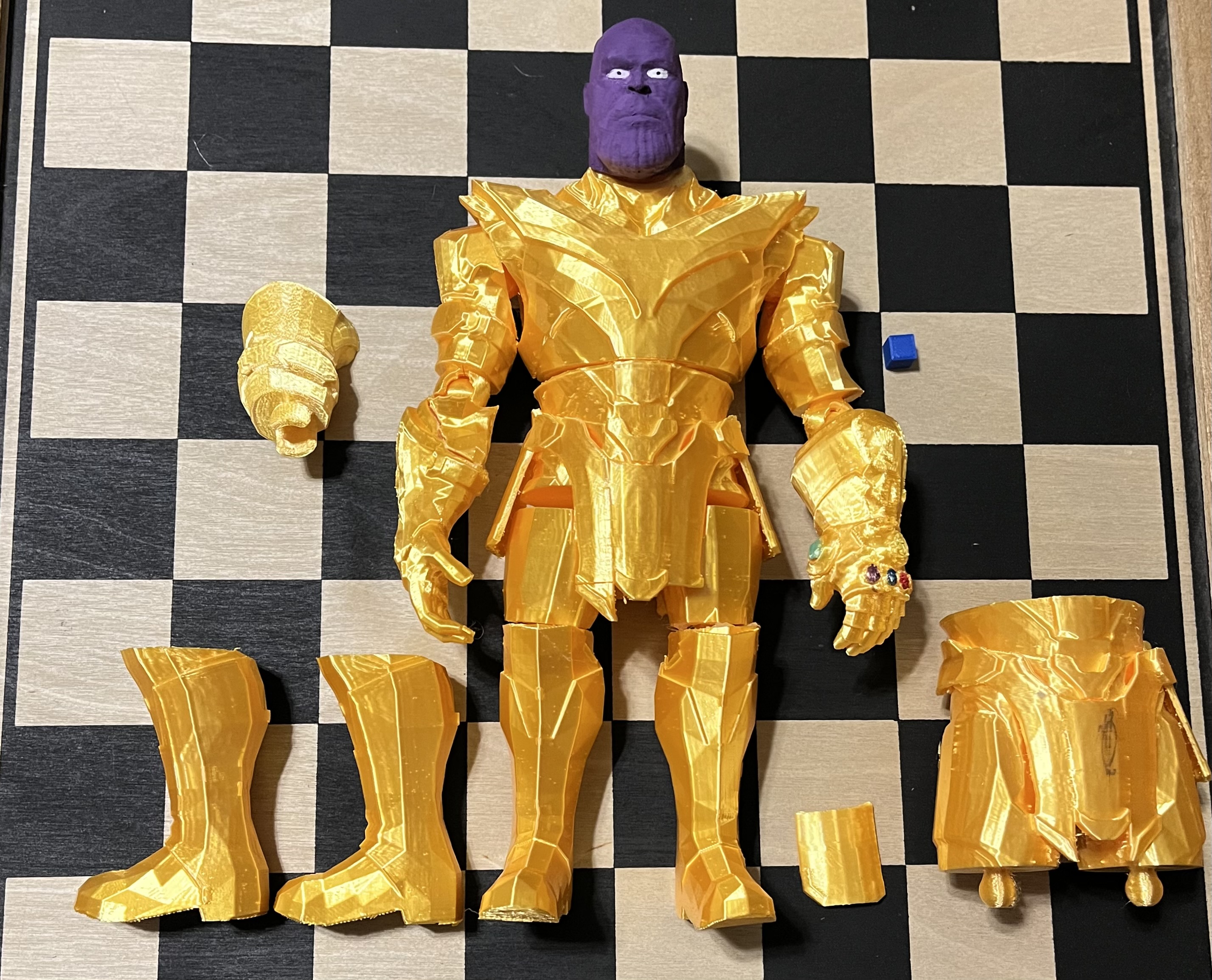 thanos articulado figura beta by kaleb08 juguetes juegos caracteres 3D print model - Mito3D