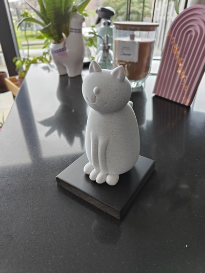 sitting cat by crafty maker art sculptures statue sculpt sculpture cats feline 3dsculpture sculpting felines 3d print model - Mito3D