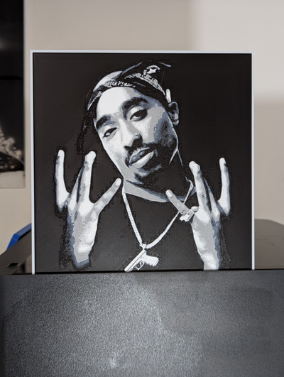 tupac 2pac shakur oeste forja chapéus by papai emérito iv arte 2d rap quadril pulo música matiz multi colo cor impressão múltiplo camadas mudança ams 4 3d print model - Mito3D