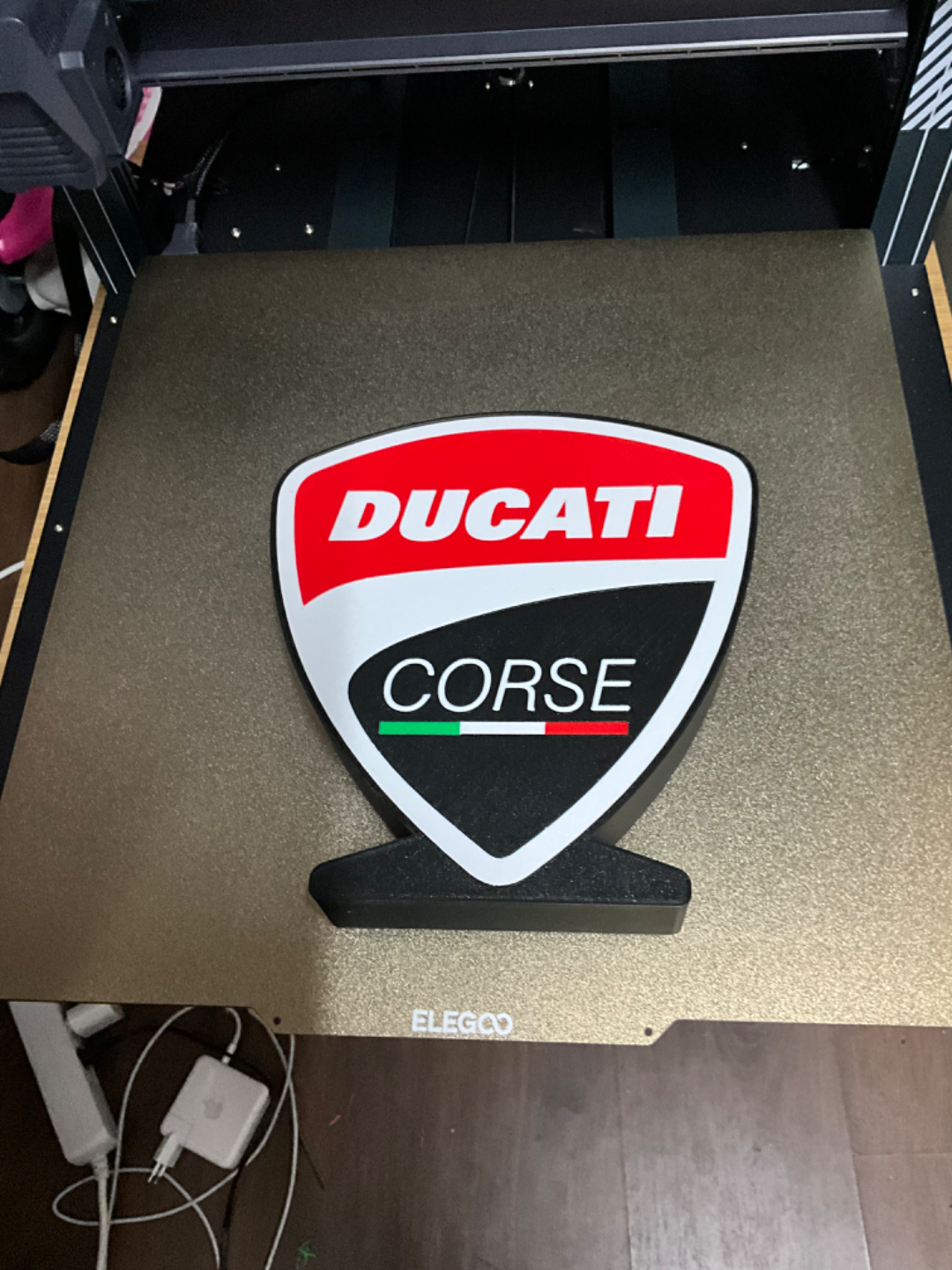 ducati corse led leuchtkasten stl dispo by abonnieren kunst zeichen logos leuchte logo moto gp 3D print model - Mito3D