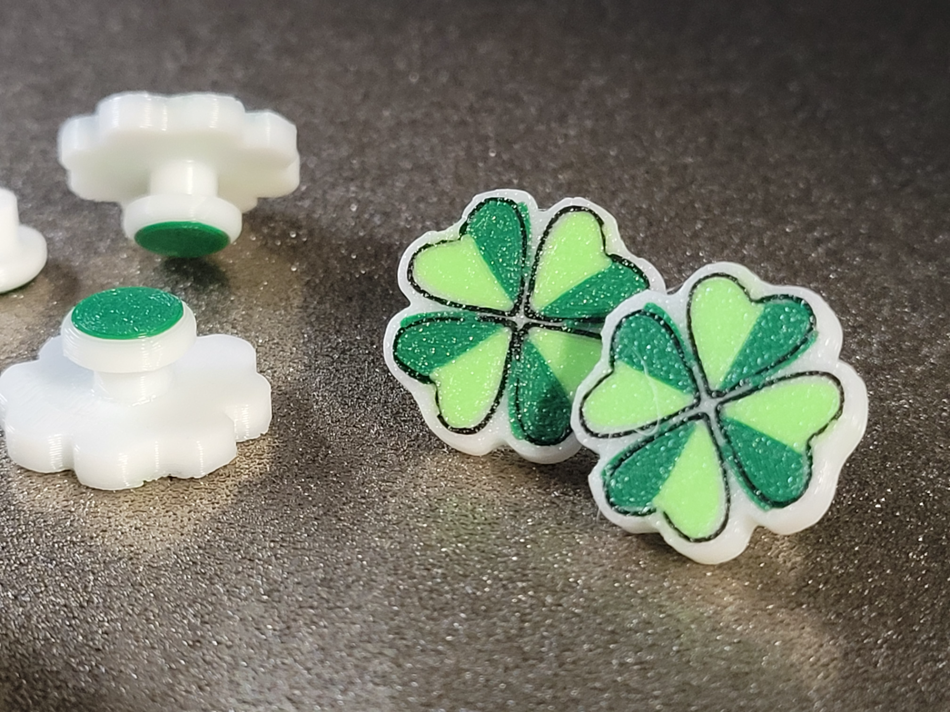 crocs jibbitz chanceux trèfle by kabendesign mode chaussure jibbit charme st patrick's day stpatricks st patricks croco chaussures 3D print model - Mito3D