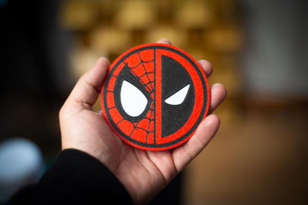 dead pool homme araignée coaster by gb art 2d merveille dc table protection morte bassin 3d print model - Mito3D