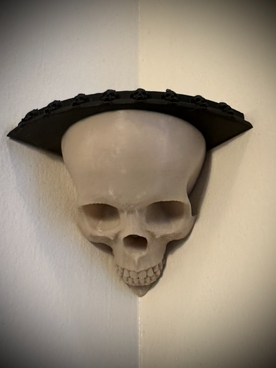 cranio angolo mensola by whatishebuildinginthere domestico arredamento goth macabro umano infestato orrore anatomia raccapricciante stranezze stranezza curiosità emo gotico vittoriano 3d print model - Mito3D