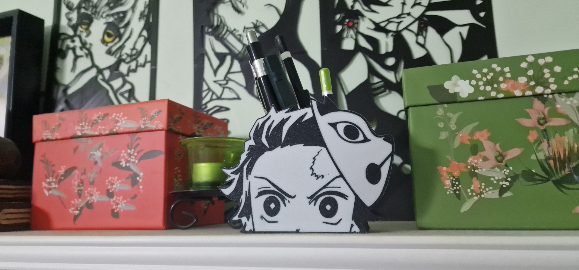 dämon jägerin tanjiro kamado stift werkzeug halter unterstützung kimetsu no yaiba by abonnieren kunst zeichen logos dämonen jäger anime manga stifthalter nezuko 3D print model - Mito3D