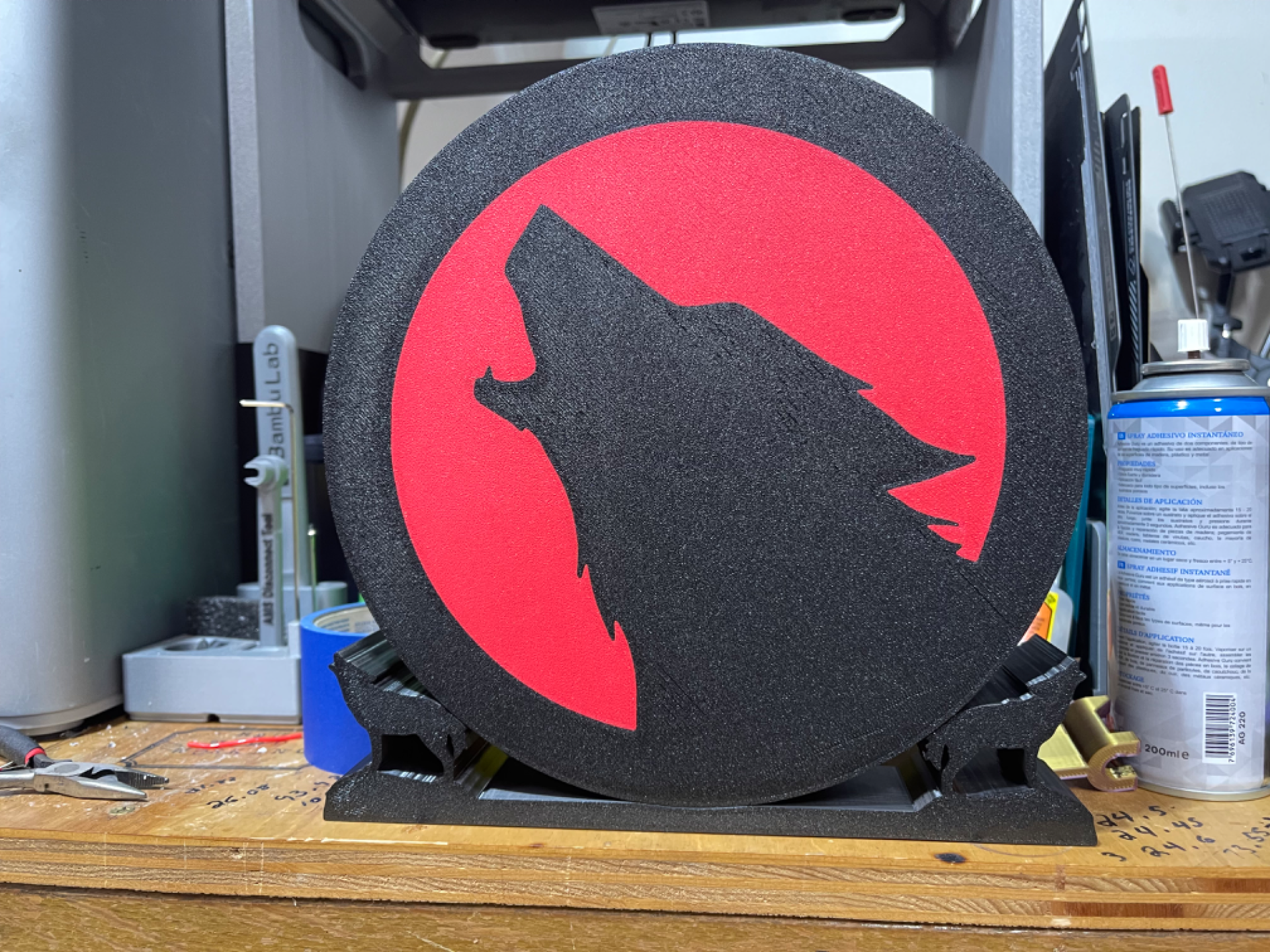 lobo vermelho lua caixa luz by websters criações arte sinais logotipos 3D print model - Mito3D