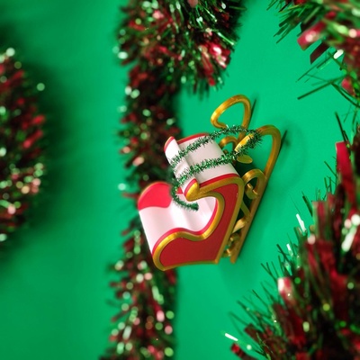 santa's sleigh christmas ornament remixed by planpa3d household decor santa xmas christmasornament christmasdecoration xmastreeornaments santassleigh 3d print model - Mito3D