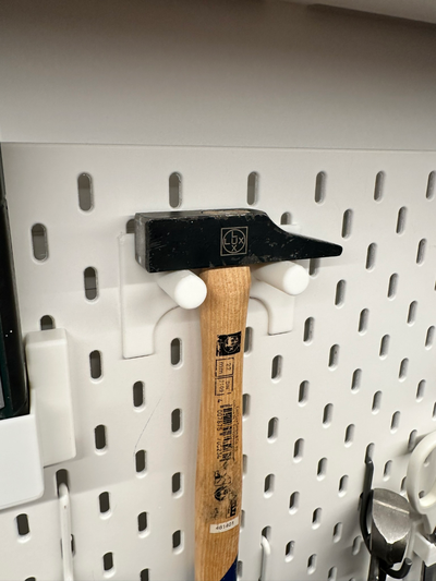 skadis hammer holder by mitsuhiko tools organizers pegboard 3d print model - Mito3D