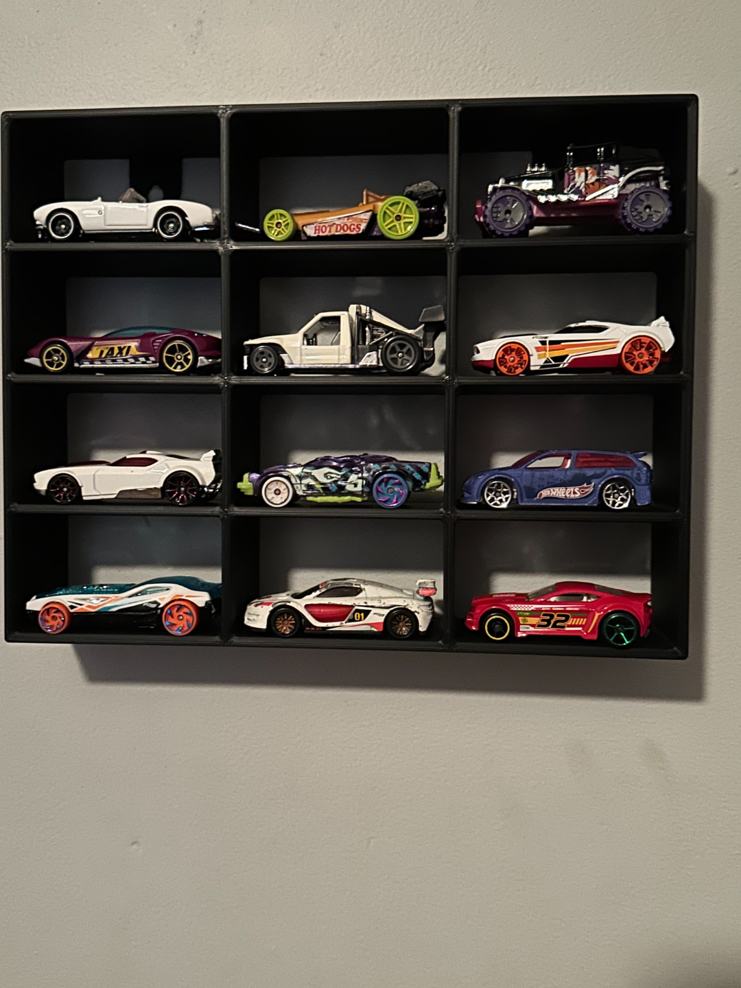 hot wheels wall mount display by lily flynn household decor wallmount funtional play shelf storage lilyflynnco toy car miniature organization kidfriendly child 3D print model - Mito3D