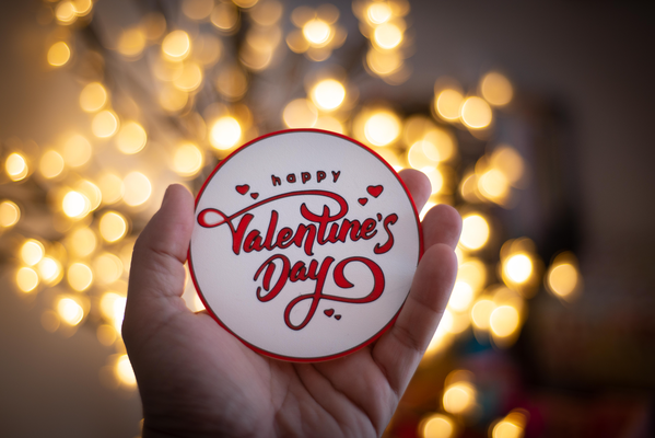 saint valentin journée coaster by gb ménage décor cadeau café bière table protéger protection blanc cœur rouge l'amour heureux couple 3d print model - Mito3D