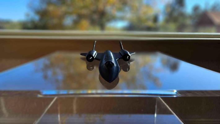 sr71 mirlo pegamento necesario by llama pasatiempo bricolaje diy sr 71 avión aeronave negro pájaro sigilo 3d print model - Mito3D