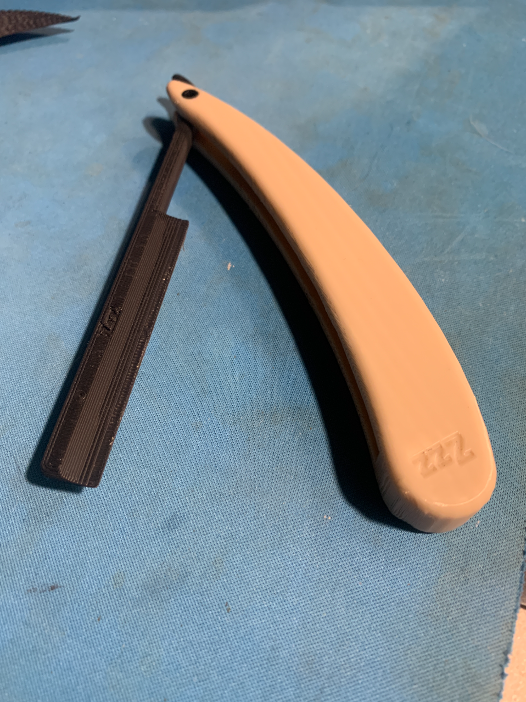 straight razor prop - handle & blade by zzz3dselkirk props cosplays replica weapon knife 3D print model - Mito3D