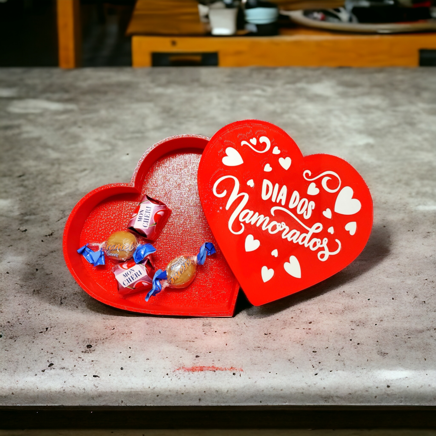 caixa de süßigkeiten dia dos freunde by suppe 3d haushalt dekor liebe box kleidungsstück valentinstag herz 3D print model - Mito3D