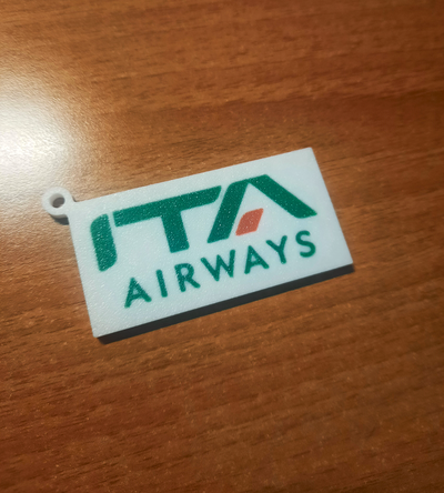 ita airways logo keychain by luke-leek-98 art signs & logos keychains itaairways italy airline airplane airbus boeing alitalia bambulab x1c ams 3d print model - Mito3D