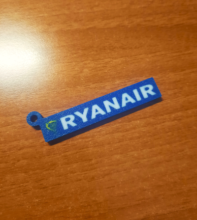 ryanair logo llavero by luke leek 98 arte señales logos llaveros ryan aire irlanda empresa avión aerolínea vías respiratorias aerobús boeing bambulab x1c ams 3d print model - Mito3D