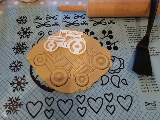 detaylı traktör kurabiye kalıbı by agepbiz ev halkı modeller kesici şeytani 3d print model - Mito3D